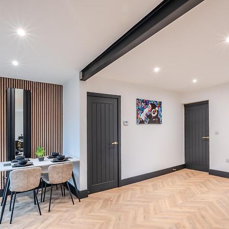 Modern 3Br Home - Private Parking - Tv In Every Bedroom Swansea Zewnętrze zdjęcie