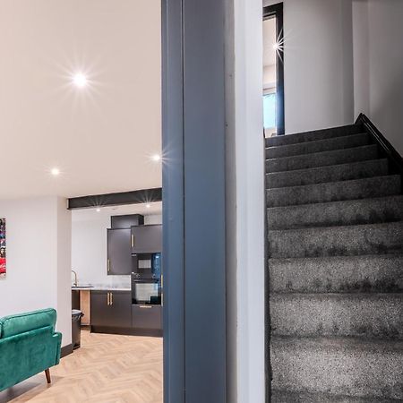 Modern 3Br Home - Private Parking - Tv In Every Bedroom Swansea Zewnętrze zdjęcie