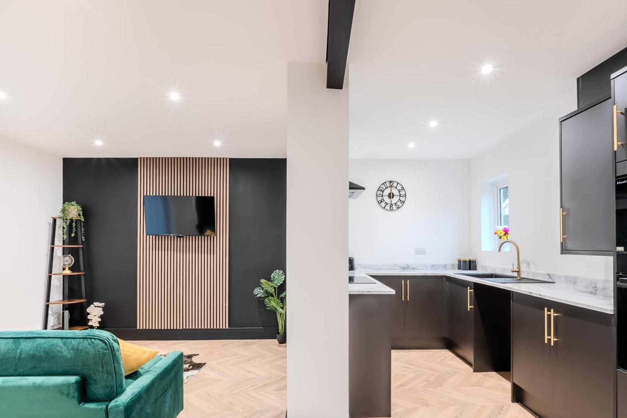 Modern 3Br Home - Private Parking - Tv In Every Bedroom Swansea Zewnętrze zdjęcie