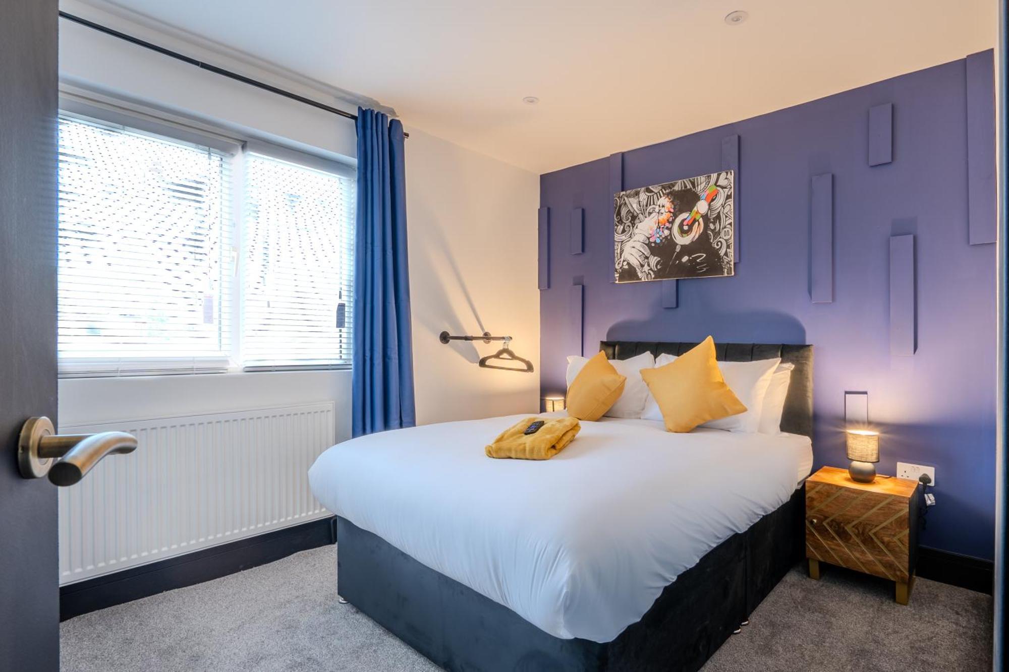 Modern 3Br Home - Private Parking - Tv In Every Bedroom Swansea Zewnętrze zdjęcie