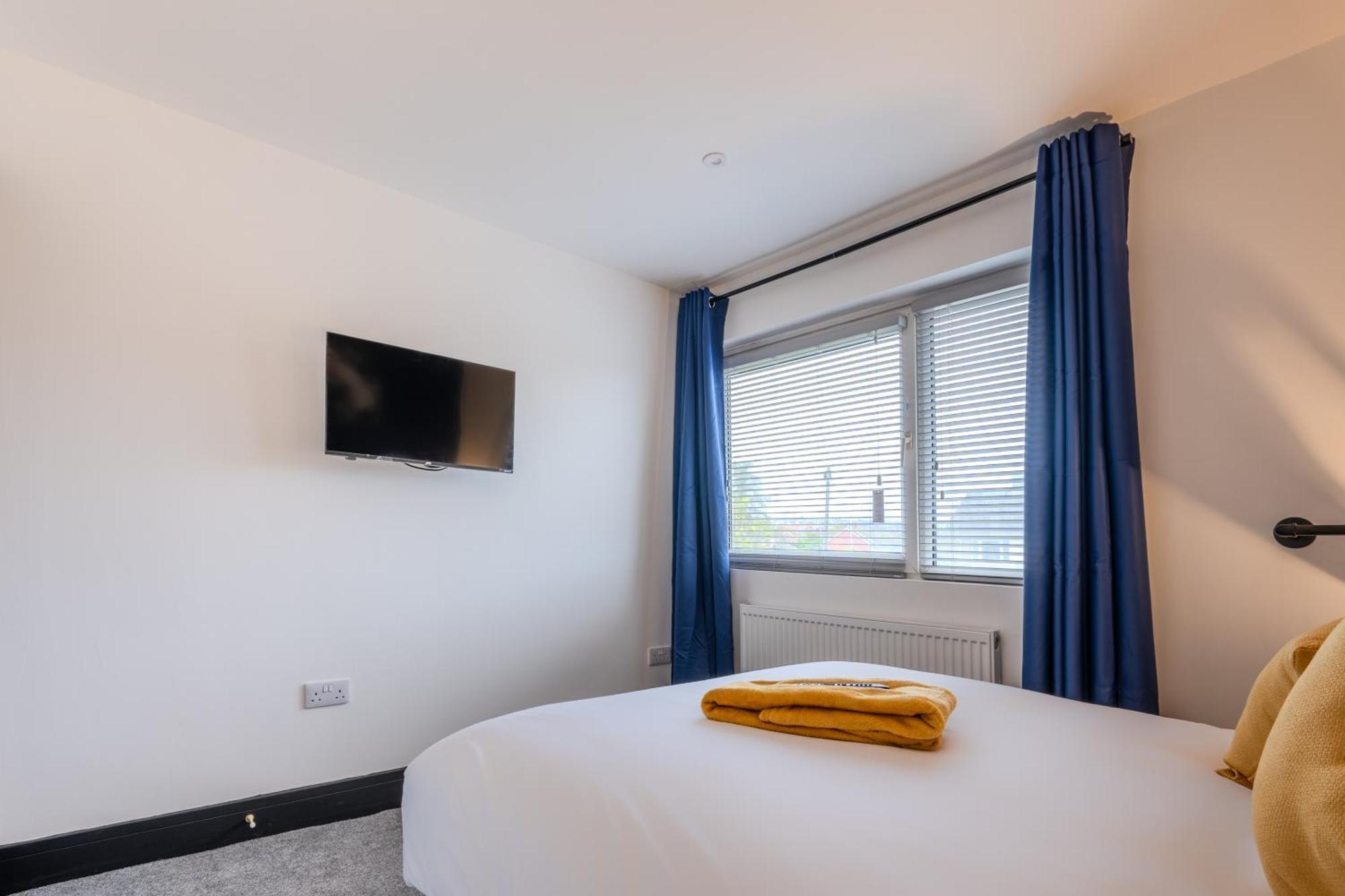 Modern 3Br Home - Private Parking - Tv In Every Bedroom Swansea Zewnętrze zdjęcie